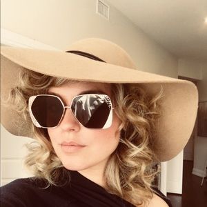 70’s style sunglasses